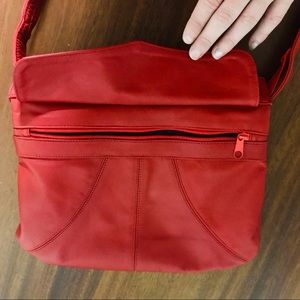 (new/vtg) Genuine Leather Expandable Crossbody Bag